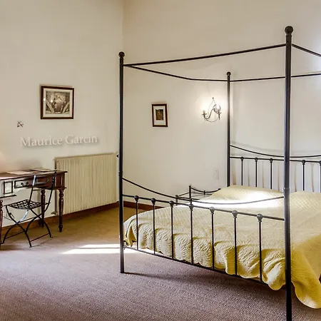 Guest house Clos St Pierre De Fraisse 2*